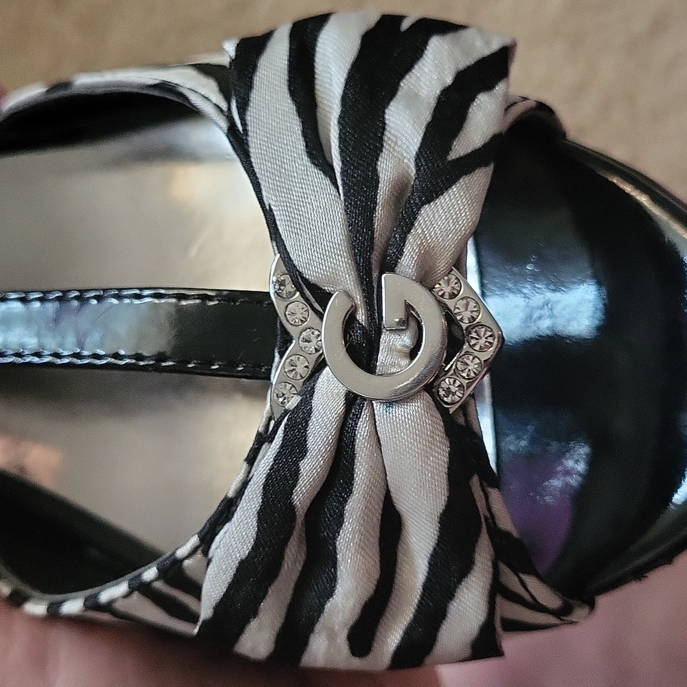 Guess Pump Heels - Picture 5 of 13